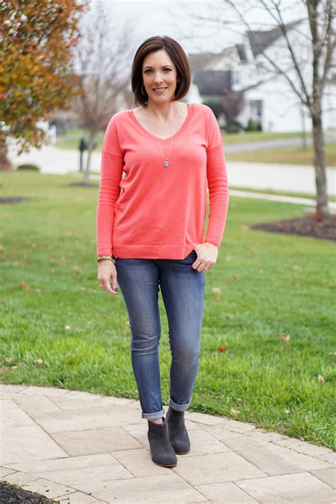 Casual Mom On The Go Outfit