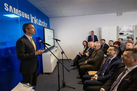 Commonwealth bank of australia announced an interim dividend of $1.50 per share for the six months ended 31 december 2020. Samsung Electronics Announces Enhanced Shareholder Return ...