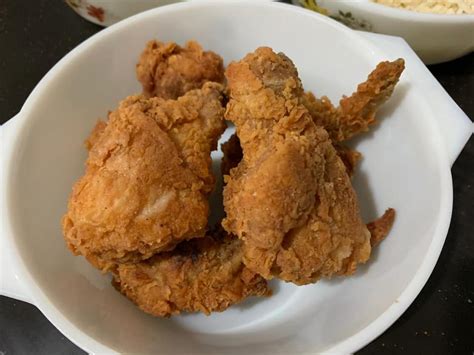 Mereka memiliki ukuran yang besar dengan kulit ayam yang. Cara Buat Set Nasi Butter ala KFC. Lengkap Dengan Ayam ...