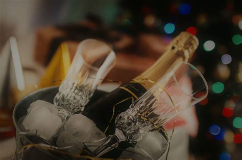 Here's what you need to know to make it a video call to remember. 9 Virtual Christmas Party Ideas for Every Team | Hire Space