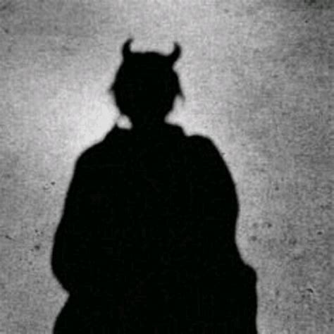 goth gothic grunge GIF by ᴛʀᴀsʜ ɢᴀɴɢ