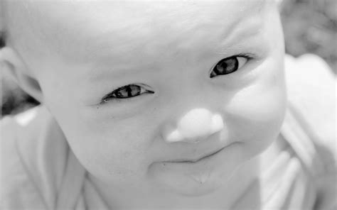 2560x1600 Child Baby Face Close Up Black White Wallpaper