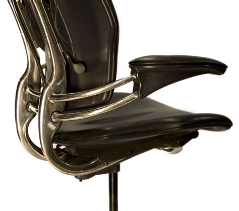 A good office or executive chair can prevent such problems, but only if it is correctly adjusted to its user. Ergonomic Office Chairs London | SHOF Co.