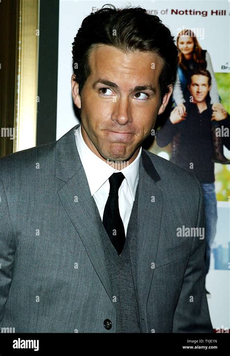ryan reynolds arrives at the premiere of definitely maybe at the ziegfeld theater in new york