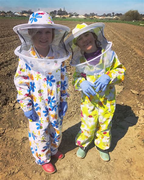 What Type Of Bee Suit Should I Buy Beekeeping Like A Girl
