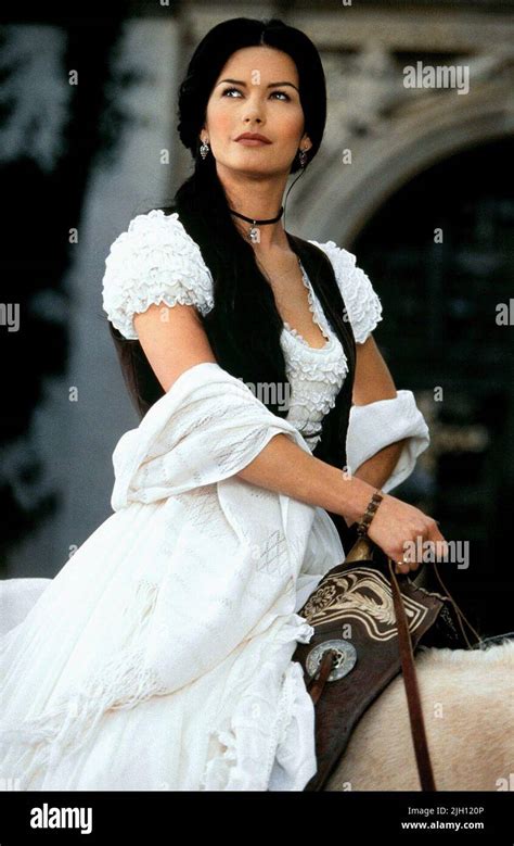 Catherine Zeta Jones The Mask Of Zorro Stock Photo Alamy