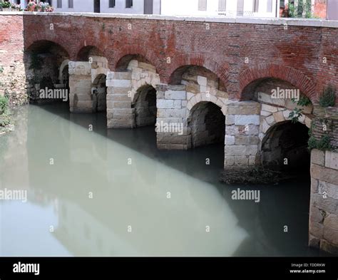 Mansonry Arches Of The Bridges In Vicenza Town In Italy Stock Photo Alamy