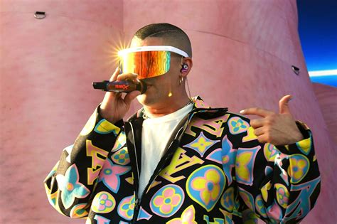 Y vo'a seguir mvp, cabrón, ey. Bad Bunny habló sobre su supuesto romance con Rosalía ...
