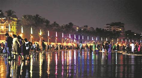 Bmc Inaugurates Illuminated Juhu Beach Activists Raise Concern About