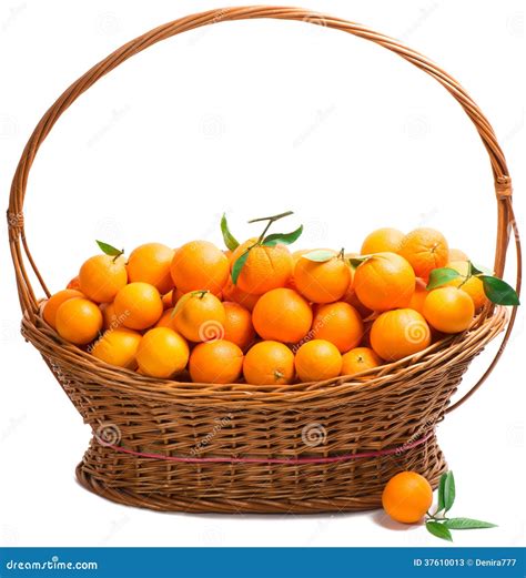 Orange Dans Un Panier Image Stock Image Du Clémentine 37610013