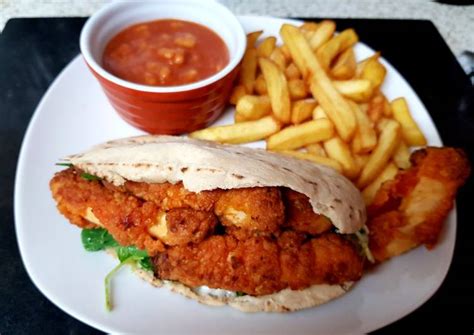 Home made pittas are the best. My Hot n Spicy Chicken in a pitta bread. 😁 Recipe by Maureen 😀 - Cookpad