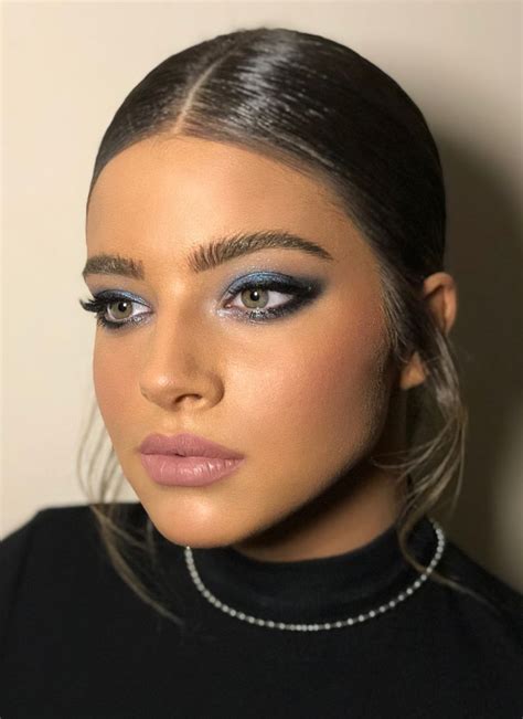 Pinterest Deborahpraha ♥️ Blue Eyeshadow Smokey Eye Makeup Look With