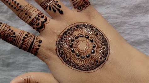 Floral style eid jewellery mehndi design for back hands | easy simple gol tikki mehndi design. Gol Tikki Mehndi Design 2020 - New Mehndi Design 2020 ...