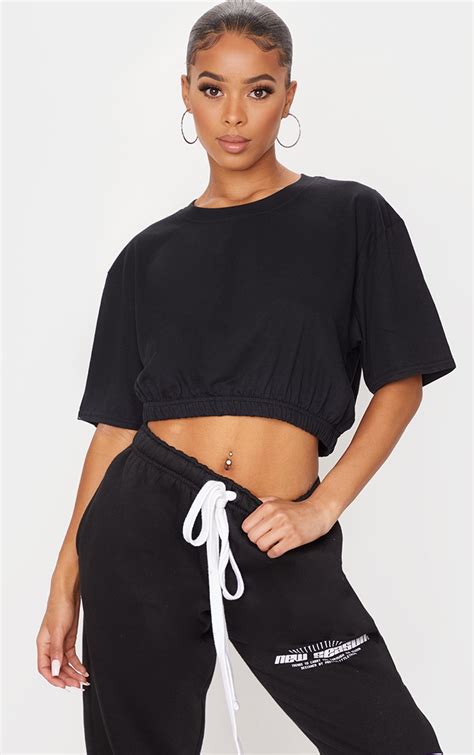 Black Cropped T Shirt Tops Prettylittlething Ie