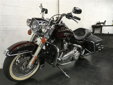 Pre Owned 2011 Harley Davidson Road King Classic In Tucson Uhd637155