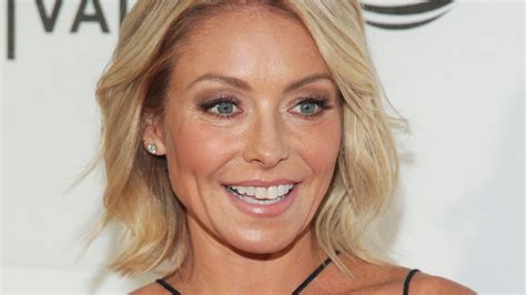 Kelly Ripa Returns To Live With Kelly And Michael Michael Strahan To
