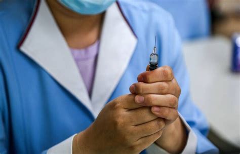 The safety updates summarise the data that have become available since the vaccine's authorisation. Vacina de Oxford gerou resposta imune em testes iniciais ...
