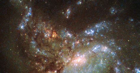 Nasas Hubble Captures Image Of 2 Galaxies Merging