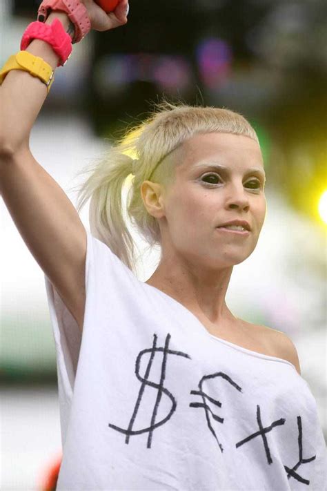 Hot Pictures Of Yolandi Visser Are Sexy As Hell That You Will Melt
