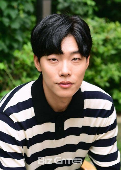 Ryu joon yeol v live. Interview 'Lucky Romance' Ryu Jun-yeol, 'I am lucky to ...