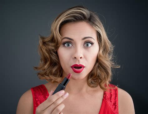 7 Tips For Pulling Off Red Lipstick Dovadjes Fashion Trends