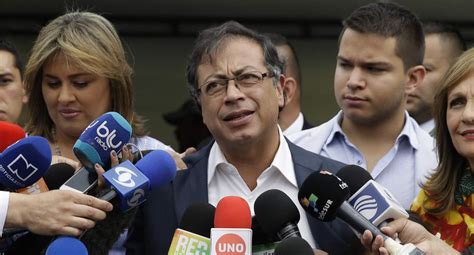 Toma de posesión de Gustavo Petro en Colombia el pasado guerrillero del nuevo presidente de