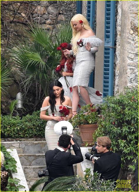 Photo Kourtney Kardashian Travis Barker Wedding Pictures 20 Photo