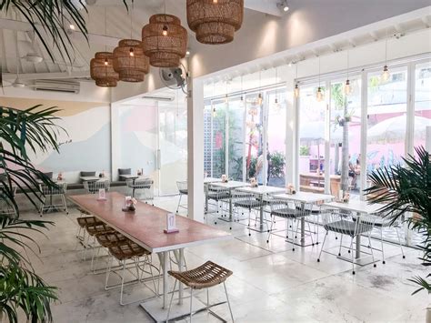 12 Favorite Restaurants in Seminyak, Bali - For Breakfast, Lunch & Dinner