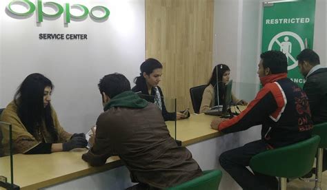 Buat kamu yang berdomisili di area jabodetabek, berikut adalah daftar lengkap oppo service center yang bisa kamu kunjungi, geng OPPO Launches First Service Center & Experience Zone in Lahore