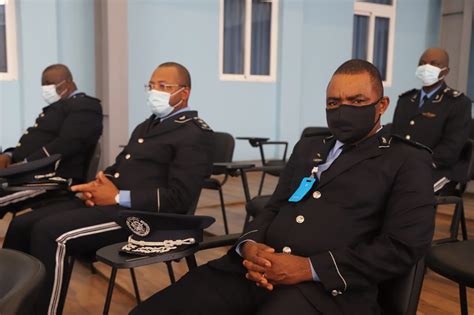 Policia Nacional De Angola