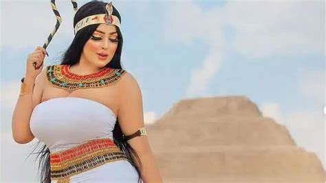 Egypt Model Photographer Arrested Over Pyramid Photoshoot Wearing