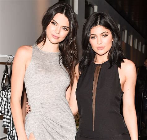 kendall and kylie jenner tells us how to take the perfect selfie