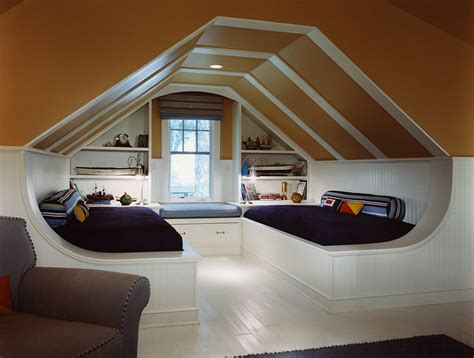 How to decorate rooms with slanted ceiling, design ideas