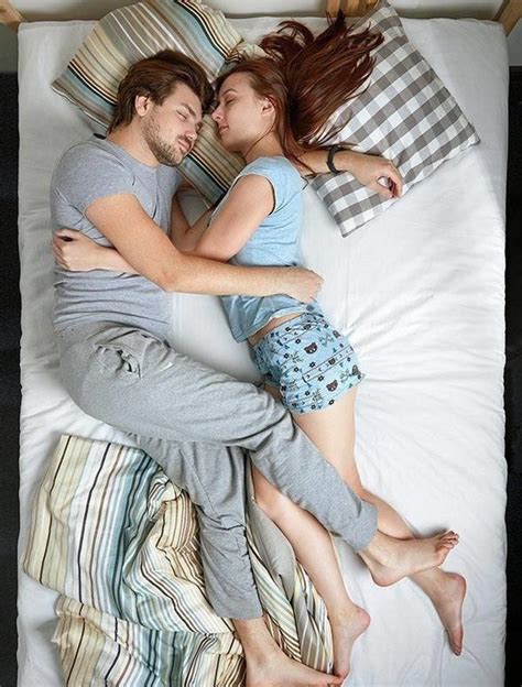 5 façons dont le mari embrasse sa femme pendant son sommeil révèlent