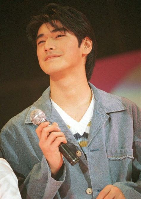 The second stars tony leung as a police officer roused from his gloom over the loss of his flight attendant girlfriend (valerie chow) by the attentions of a quirky snack bar worker. Takeshi Kaneshiro | 顔, 肖像, 香港 俳優