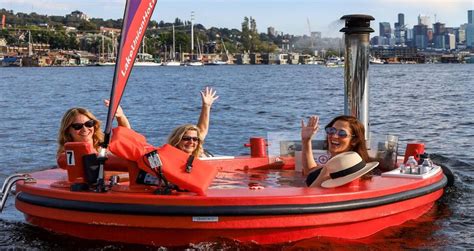 These Hot Tub Boat Rentals Are A Fun Way To Stay Warm In Seattle This Fall