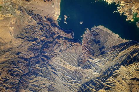 Hoover Dam Visible From Space Nasa Astronaut Randy Bresnik Flickr