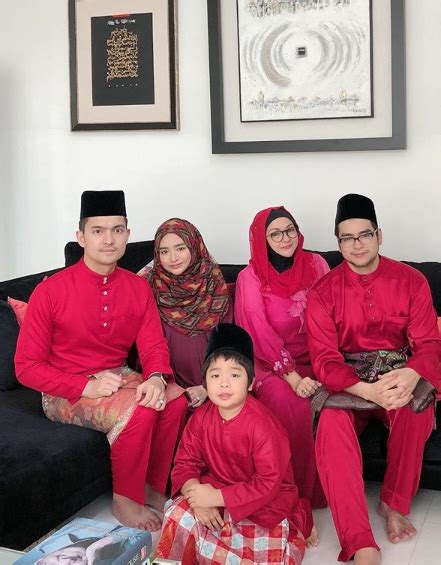 Dapatkan berita terkini mengenai megat+junid+megat+ayub dan cari tajuk utama berita terkini mengenai megat+junid+megat+ayub dari astro pengerusi tribunal disiplin umno malaysia tan sri megat najmuddin megat khas bertegas perlunya bukti kukuh pada setiap dakwaan politik wang. Selamat Datang Sayang! Datuk Ziela Jalil Timang Cucu ...