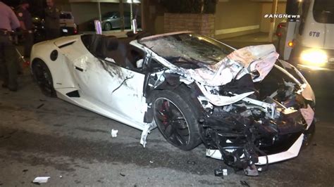 Lamborghini Huracan Crashed and Abandoned in West Hollywood - 6SpeedOnline