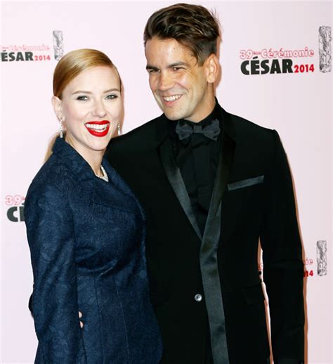 Johansson's publicist marcel pariseau tells the associated press sunday that the private couple is officially engaged after two years of dating. It's Official: Scarlett Johansson Has Tied the Knot ...