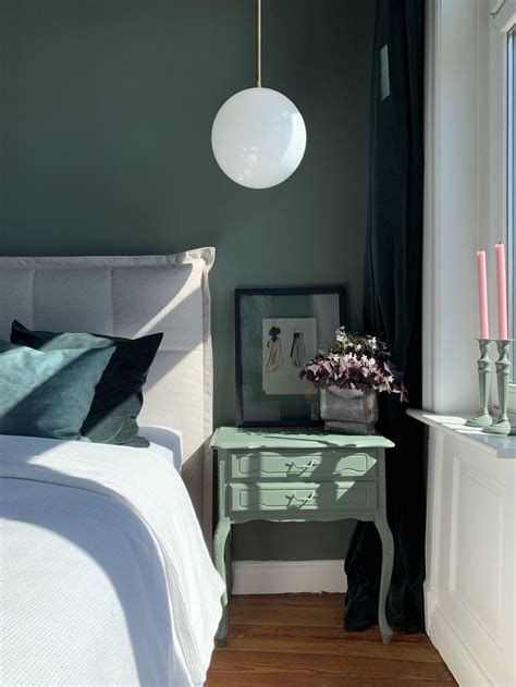 Wenn du deine wände in einer ganz bestimmten farbe streichen möchtest, hast du dazu zwei möglichkeiten: Farbe in der Wohnung - ein paar Tipps zur Auswahl der ...