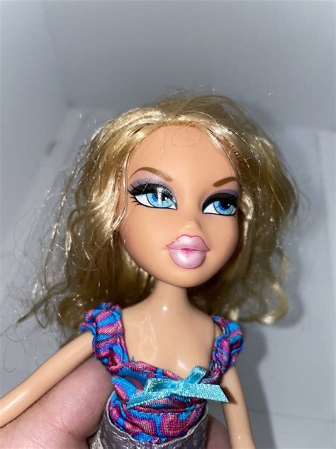 Mga Bratz Cloe Doll First Edition Wave Curly Blonde Hair Blue Eyes Nude 2001