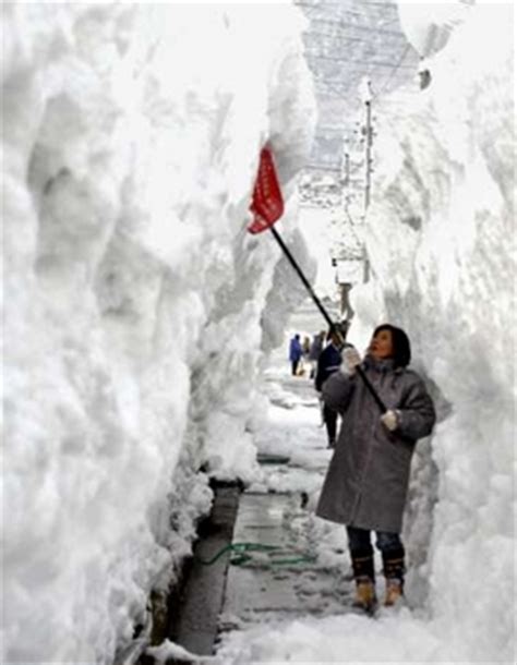 At least three areas have been affected by the heavy snowfall in tokushima prefecture; Snow claims 57 lives in Japan since December