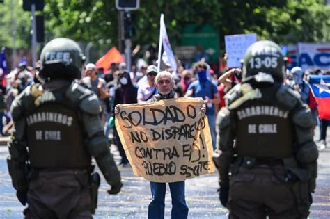 Diario La Verdad Policía De Chile Reconoce Represión En Protestas