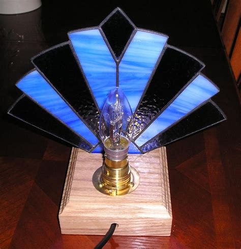 Art Déco Style Stained Glass Fan Lamp Tiffany Lampe De Table Etsy Canada Art Deco Lamps Fan