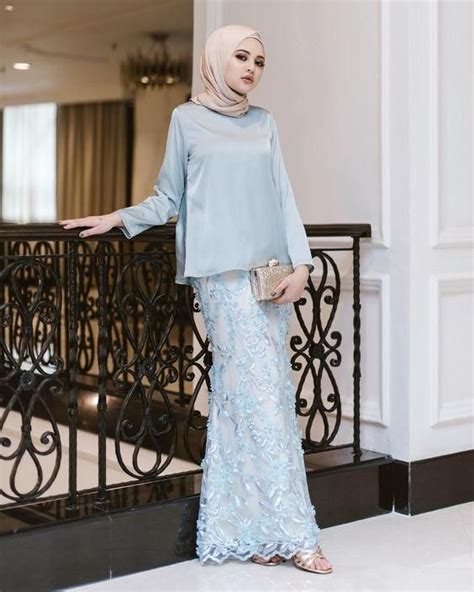 Model selanjutnya adalah kebaya modern hijab berbahan brokat yang didesain ala dress di bawah. 10 Kebaya Duyung Aneka Warna Buat Kondanganmu di 2020 Ini. Bikin Efek Langsing! di 2020 | Model ...