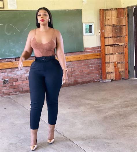 Mzansi S Hottest Teacher Lulu Menziwa Serves Tempting Looks In The Classroom Photos News365