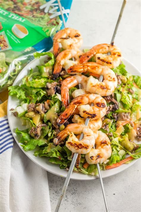 Sprinkle shrimp with red pepper. 4 Simple Salad Dinners in Under 20 Minutes
