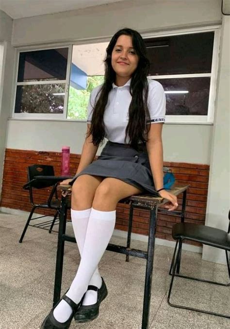 Luisa Giraldo On Twitter Fotos Y Videos Https T Co Eypuaupl Con El Uniforme De Colegiala