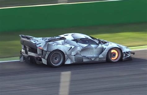 Un Impresionante Ferrari Fxx K Evoluzione Rodando Al Máximo En Monza